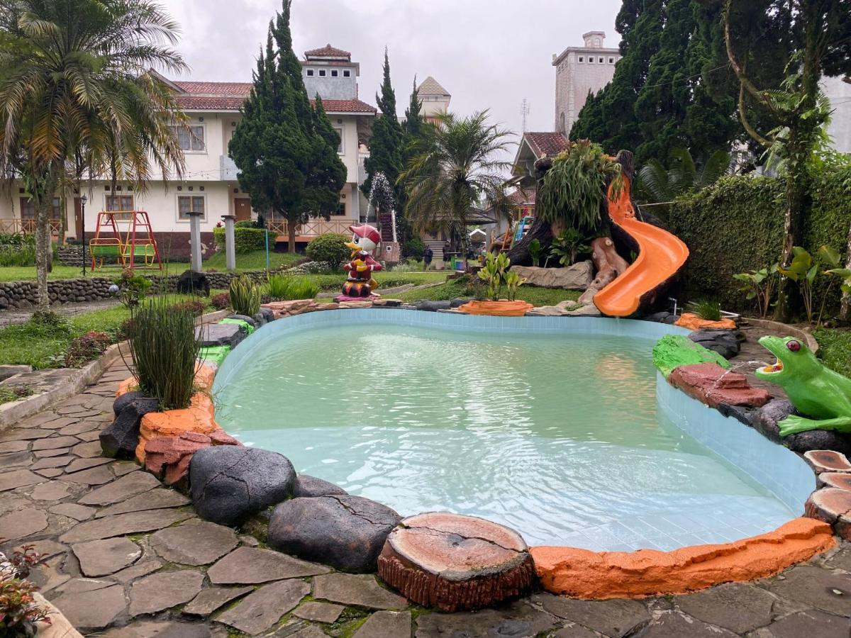 Hotel Puspa Sari Ciater Exterior foto