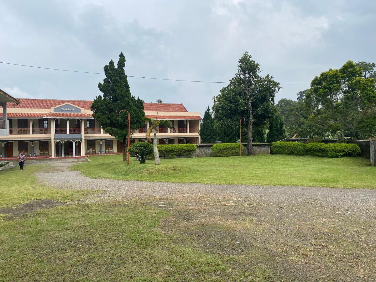 Hotel Puspa Sari Ciater Exterior foto
