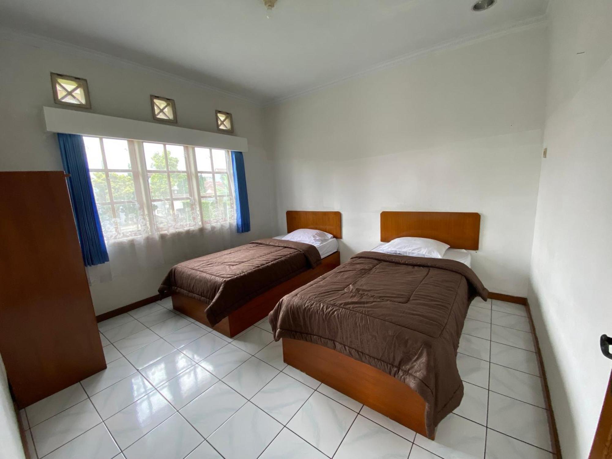Hotel Puspa Sari Ciater Exterior foto